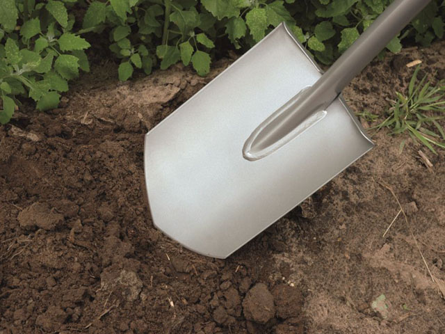 Praca w ogrodzie dla każdego, czyli narzędzia teleskopowe Fiskars
